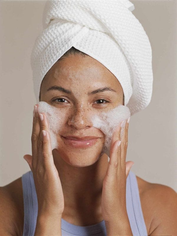 La Roche Posay Toleriane Purifying Foaming Cleanser (For Normal To Oily Skin) 400ml - Image 2
