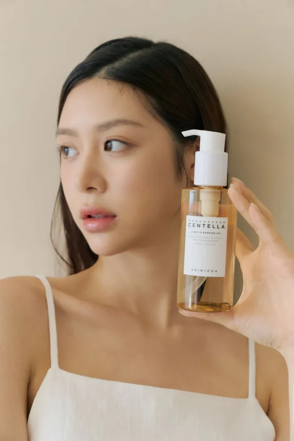 Skin1004 Hydrating Cleansing Oil 200 ml - Image 3