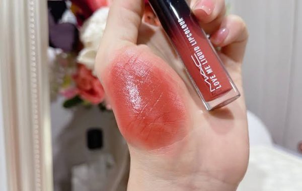 MAC LOVE ME LIQUID LIP (Bragging Rights - Image 5