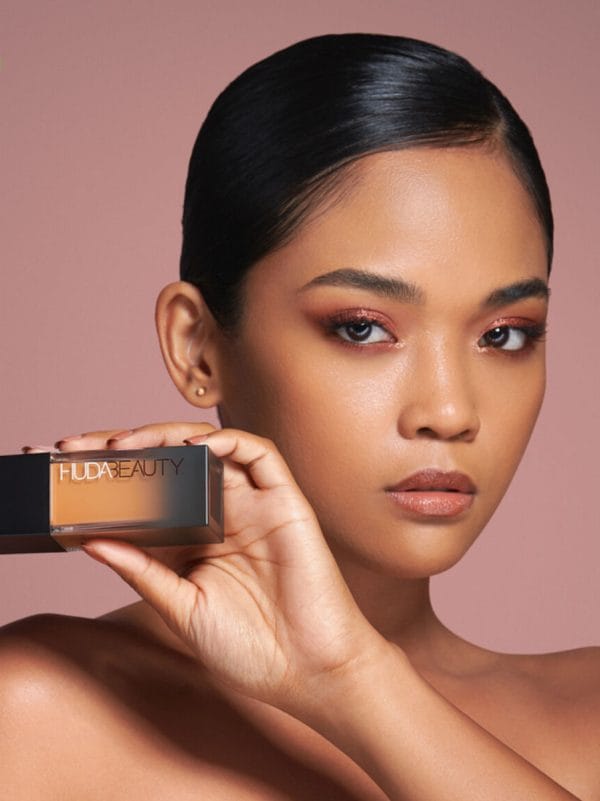 Huda Beauty FauxFilter Luminous Matte Foundation 35 ml - Image 3