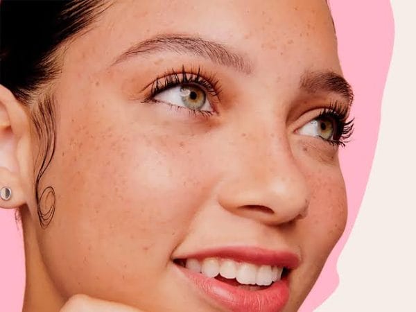 Huda Beauty Legit Lashes Waterproof Topcoat - Image 5