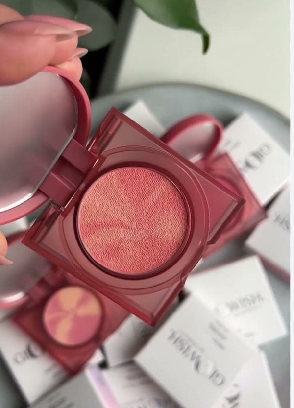 Huda Beauty GloWish Cheeky Vegan Blush Powder - Image 3
