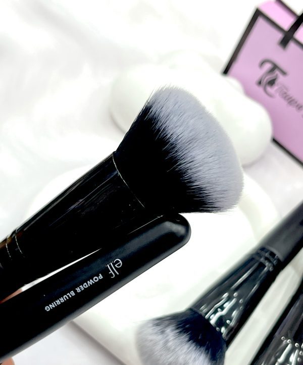 Elf Powder Blurring Brush - Image 2