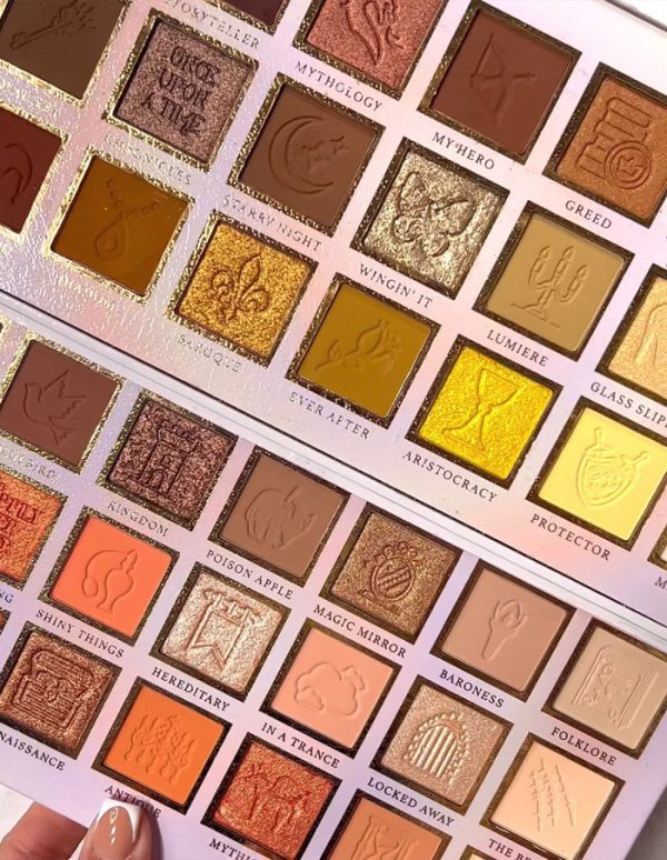 P.Louise If The Crown Fits Eyeshadow Palette - Image 2