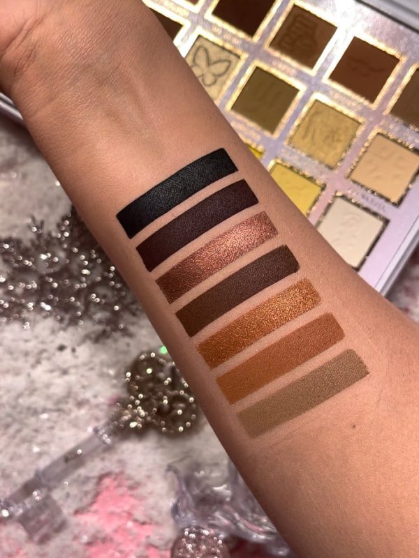 P.Louise If The Crown Fits Eyeshadow Palette - Image 3