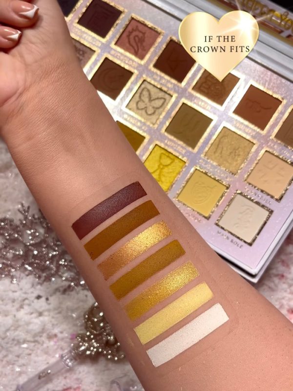 P.Louise If The Crown Fits Eyeshadow Palette - Image 5
