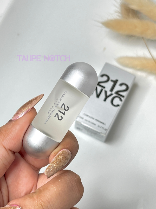 CAROLINA HERRERA 212 NYC WOMEN 5 ML - Image 2