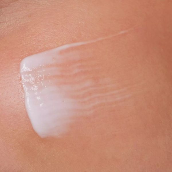 Essence – Hydro Hero Primer 30 ml - Image 4