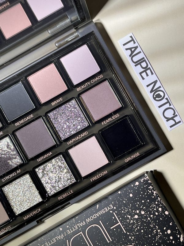 Huda Beauty Pretty Grunge Eyeshadow Palette - Image 4