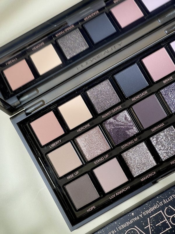 Huda Beauty Pretty Grunge Eyeshadow Palette - Image 3