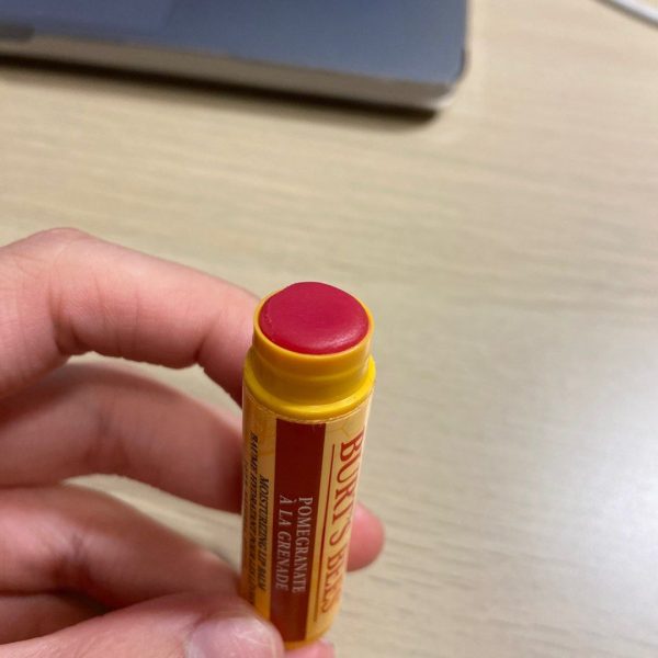 Burt’s Bees Pomegranate Moisturising Lip Balm - Image 2