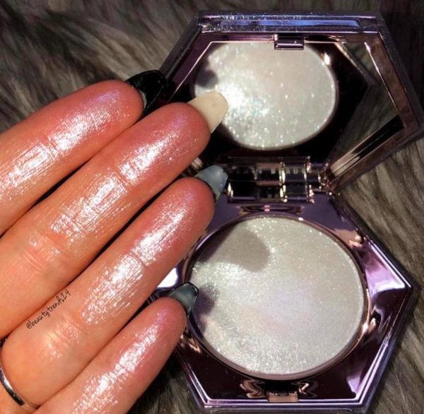 Fenty Beauty Diamond Bomb All Over Diamond Veil Highlighter - How Many Carats - Image 2